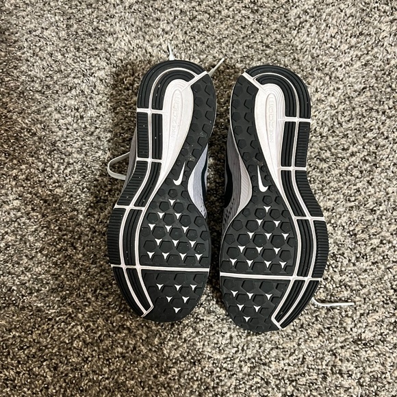 Nike Air Zoom Pegasus - Picture 3 of 4